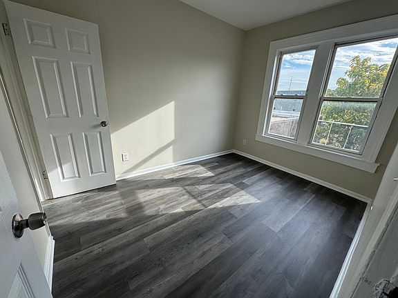 3rd image of 133 Pennsylvania Ave #3F