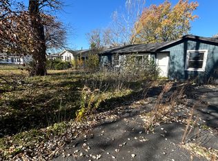 902 W Windsor Ave, Crete, IL 60417