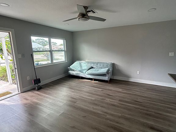 5th image of 240 Colonia Ln E #240