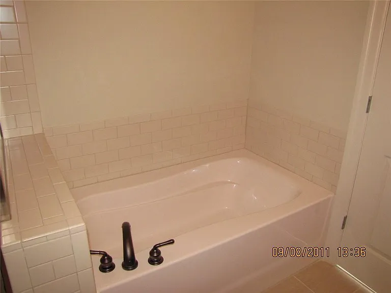 901 Abernathy Rd — Photo 25
