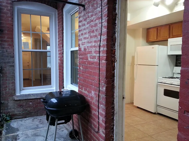 1208 Kirby St NW #MAIN LEVEL — Photo 5