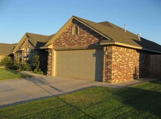 1204 N Sheryl Ln, Altus, OK 73521