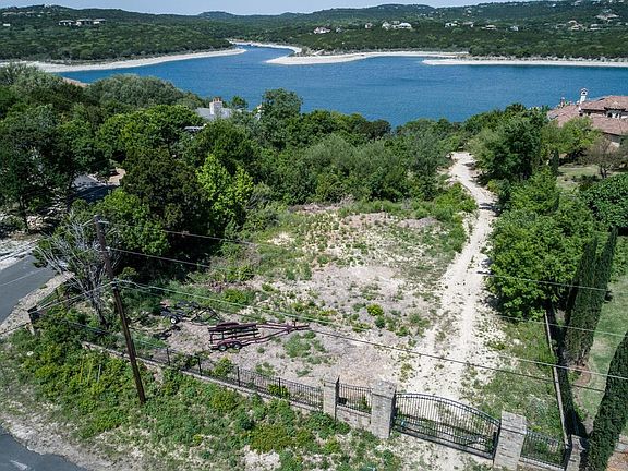 5th image of 8200 West Dr