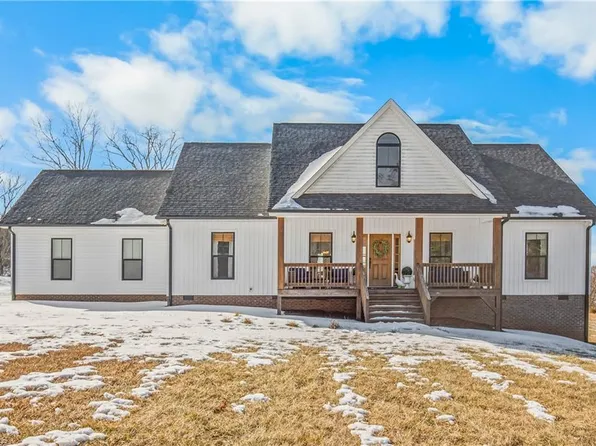 1165 Flinty Knoll Rd, Pinnacle, NC 27043