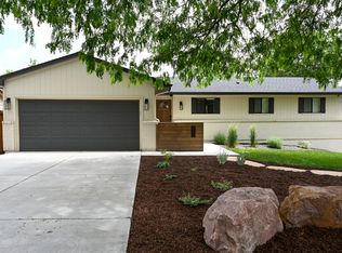 942 Amsterdam Dr, Colorado Springs, CO 80907