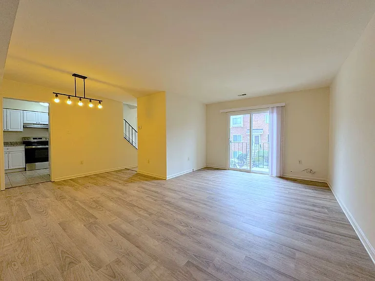 4513 Logsdon Dr — Photo 11