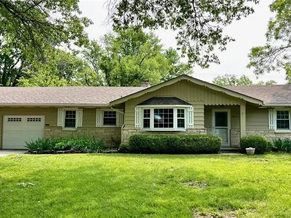 1441 S Maple St, Ottawa, KS 66067