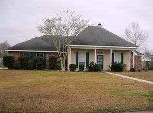 201 Longpointe Rd, Youngsville, LA 70592