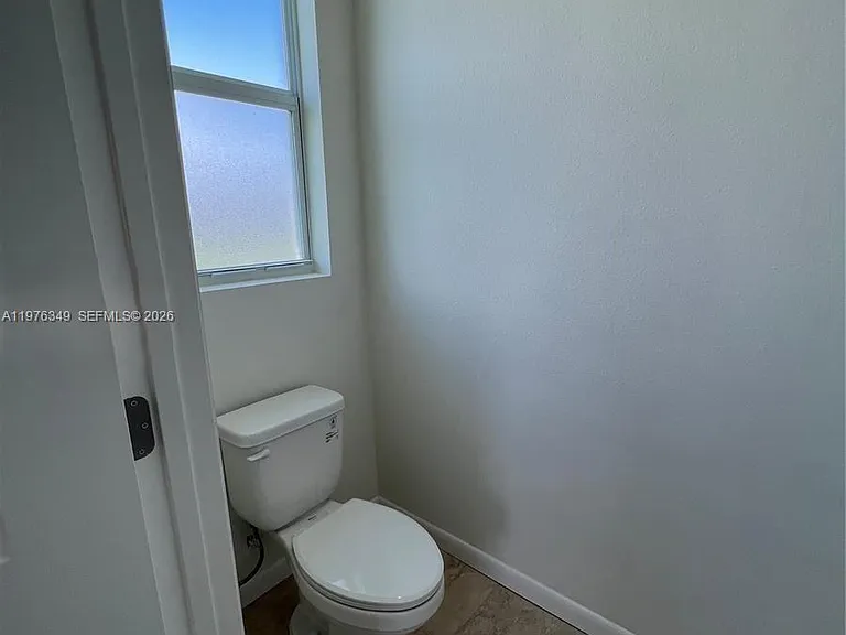 1088 Saturn Ct — Photo 13