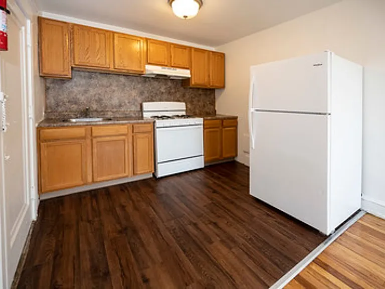 English Manor Apartments- Beautifully kept secret in Mt. Airy — Photo 18