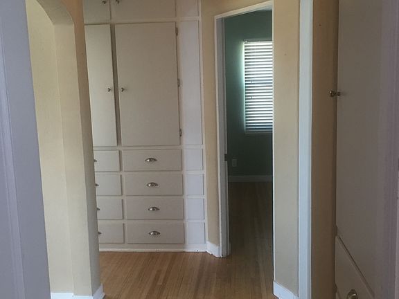 4th image of 416 Morningside Dr NE