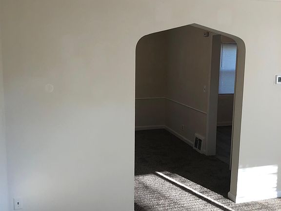 3rd image of 1325 Le Mar Dr
