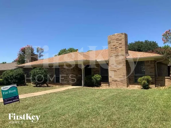 1841 College Pkwy, Lewisville, TX 75077