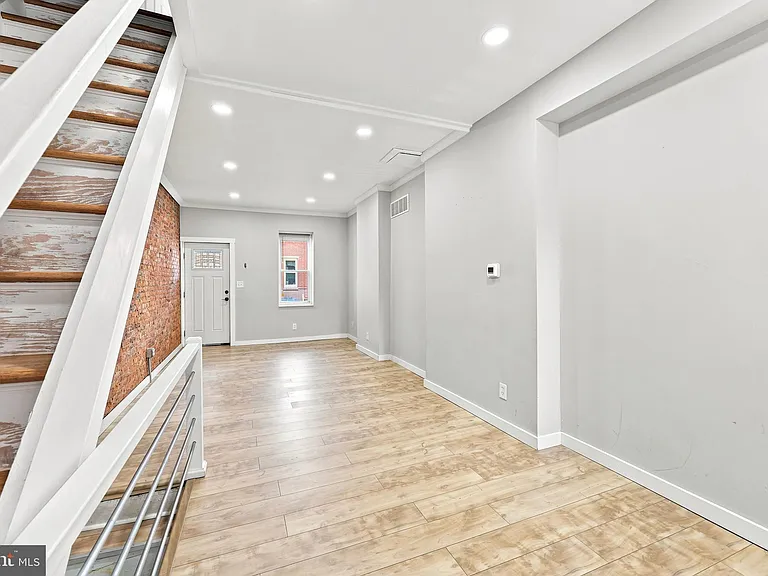 2307 N Mascher St — Photo 7