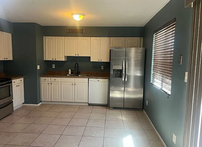 W Kerry Ln — Photo 6
