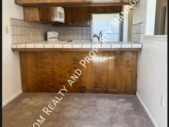 5901 Auburn Oaks Dr #D, Bakersfield, CA 93306