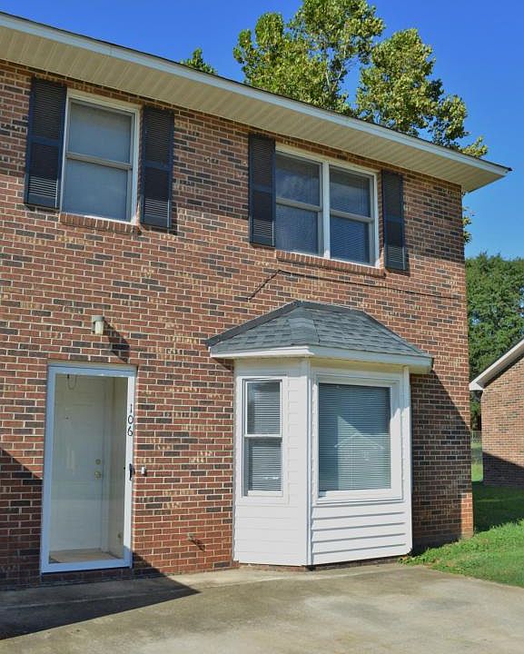 1st image of 106 Chaucer Dr