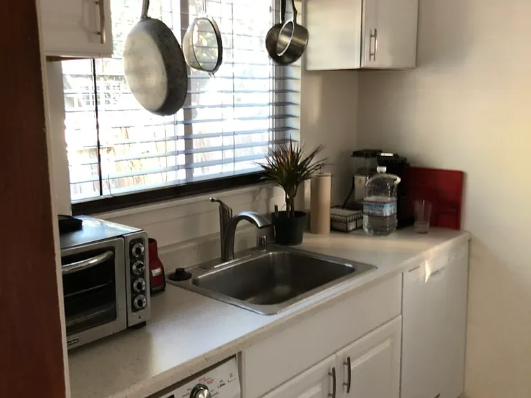 3100 Berkeley Ave #C — Photo 2