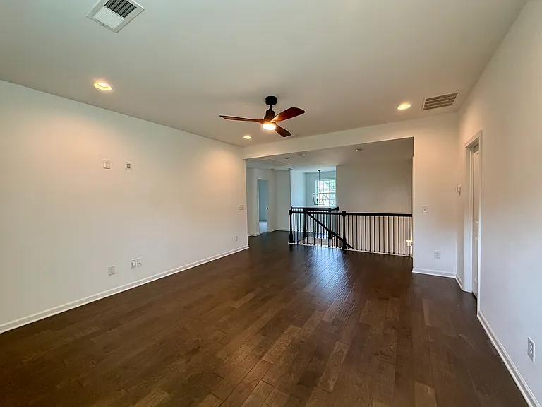 533 Wymond Ct — Photo 15