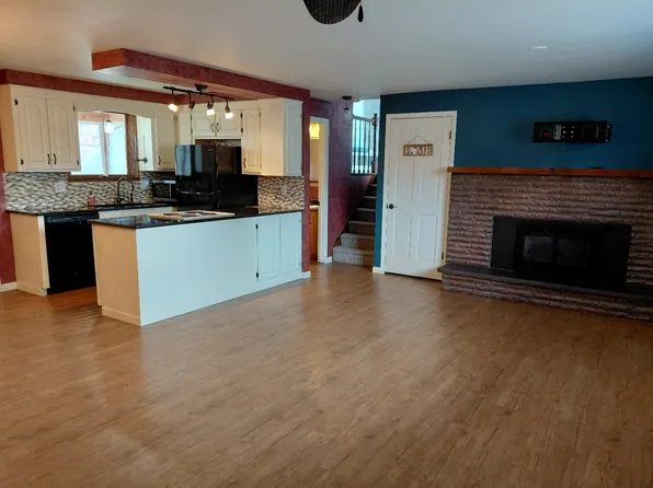 1680 Cormier Rd, Green Bay, WI 54313