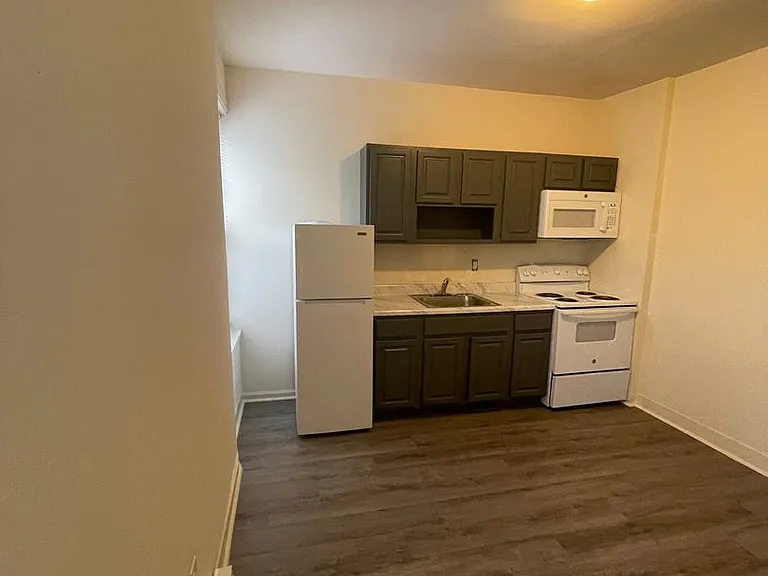 5122 Arch St — Photo 9