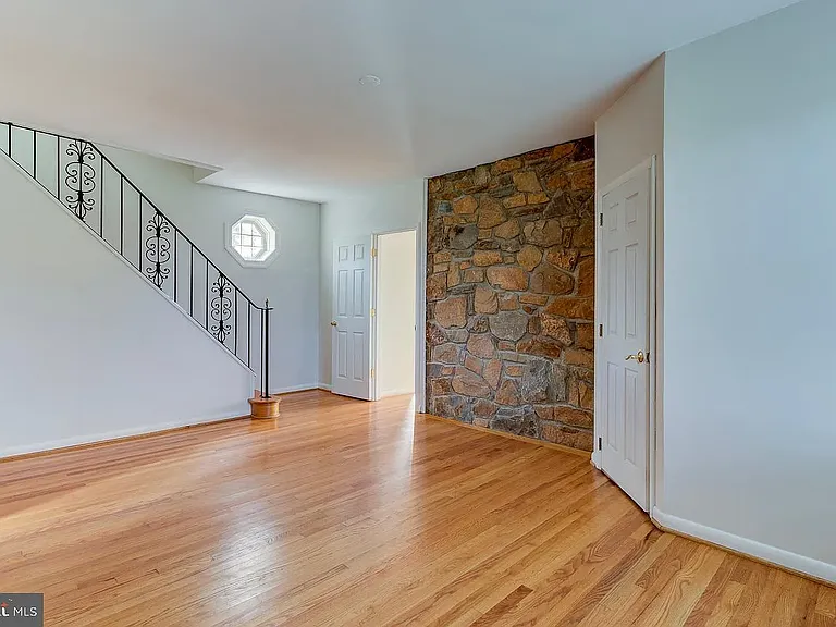 106 Middleboro Rd — Photo 29