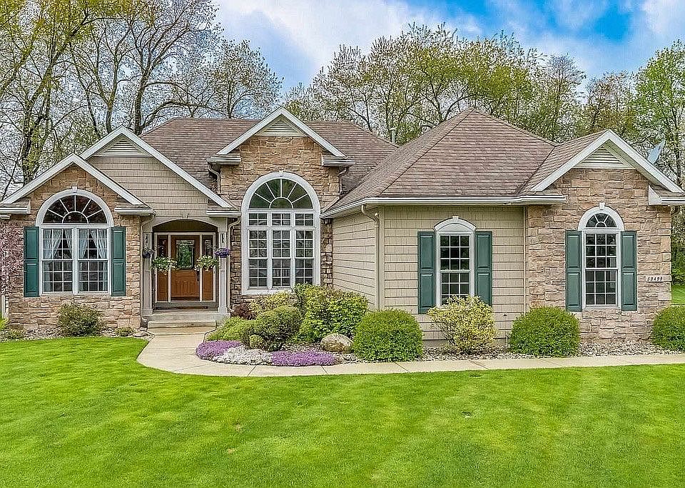 1st image of 59499 Spearmint Dr