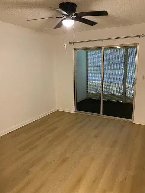 2 bed, 2.0 bath, 1002 sqft, $1,750 — Photo 4