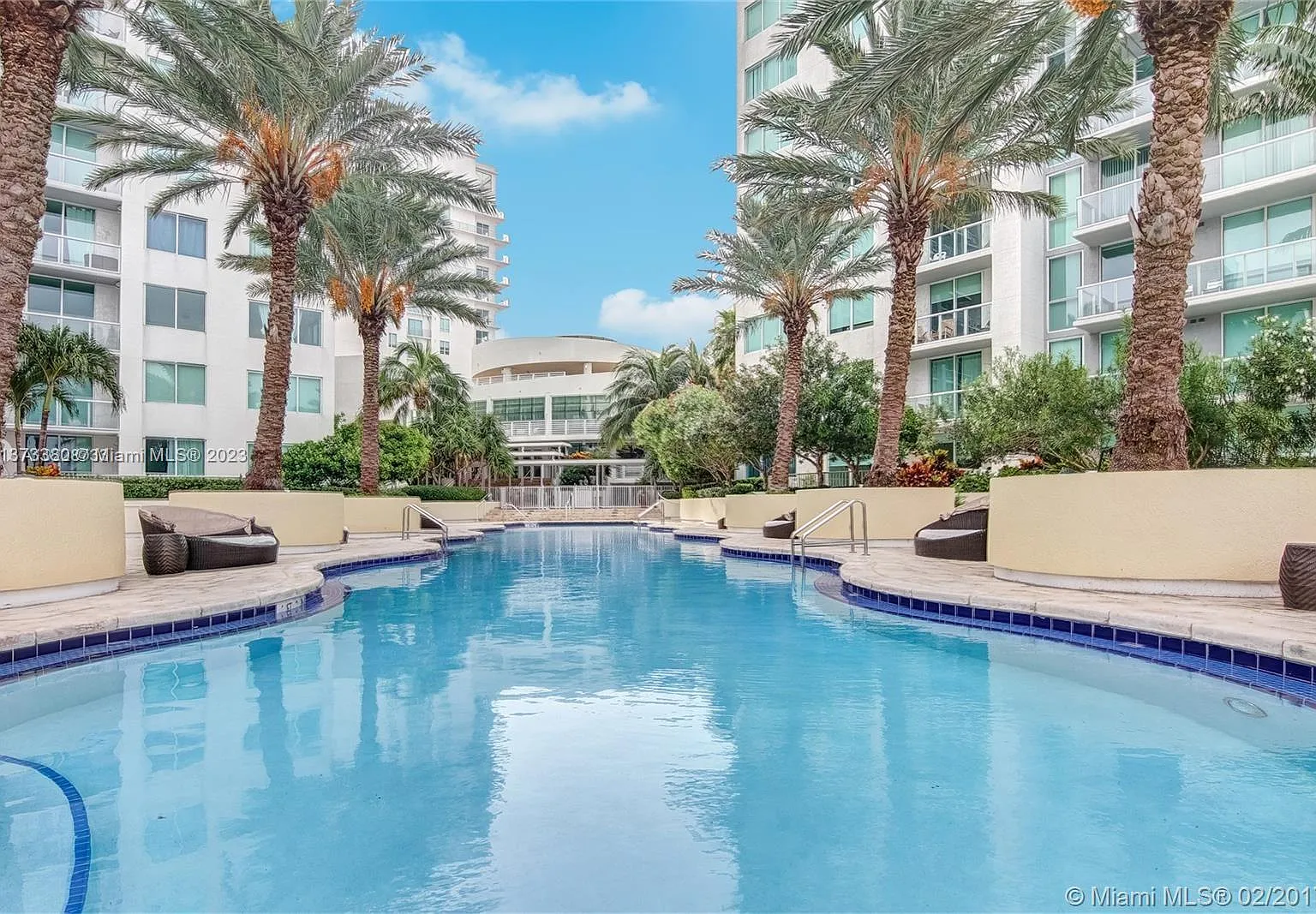 2 bed, 1058 sqft, $3,800 — Photo 3