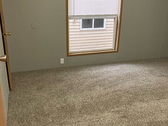 3rd image of 27 Willow Ct
