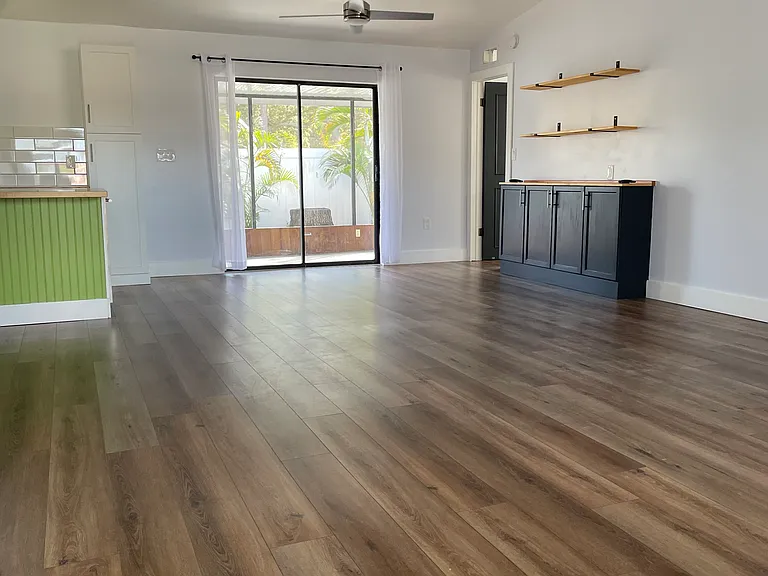 9404 Anne Ct — Photo 2