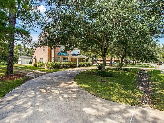 2nd image of 1308 Thomas Dr