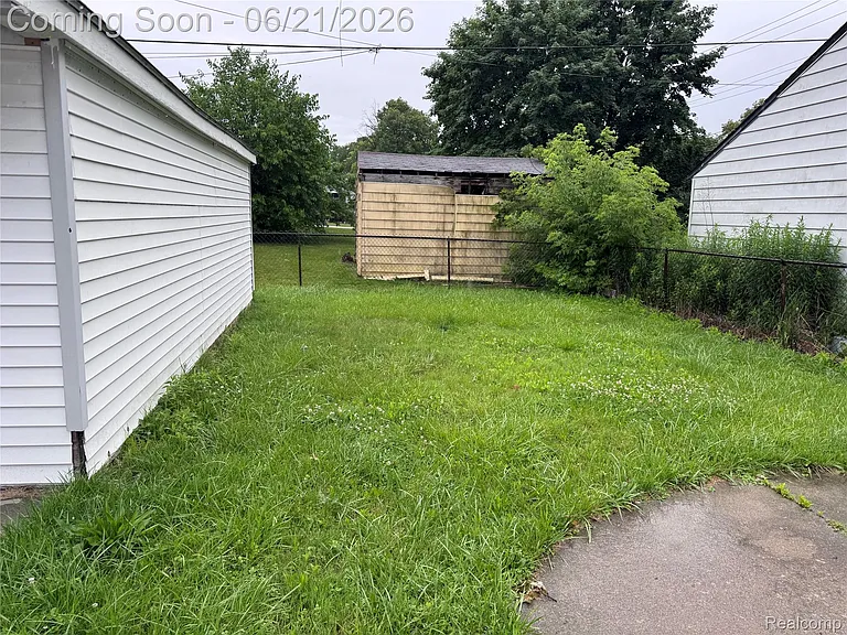 1412 E Goulson Ave — Photo 5