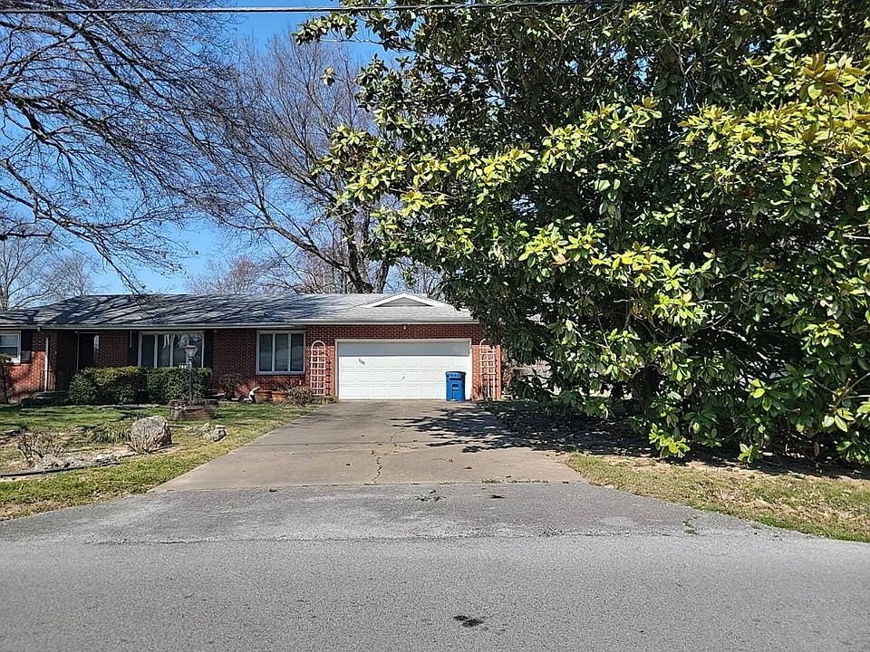 1st image of 205 W Bennett St