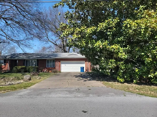 205 W Bennett St, Nixa, MO 65714