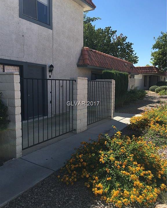 1st image of 1004 Willow Tree Dr Unit B