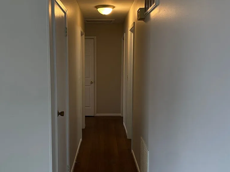 237 Vanderbilt Dr — Photo 4