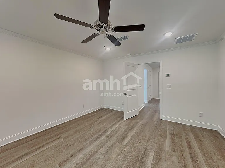 1207 Livengood Way — Photo 10