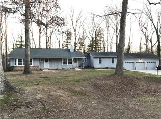 201 Forest Hill Rd, Mount Airy, NC 27030