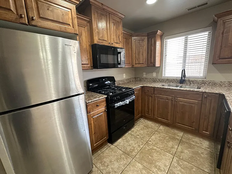 920 S 25 E #11E — Photo 4