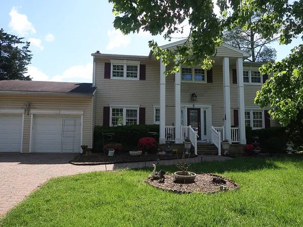 16 Winfield Dr, Parsippany, NJ 07054