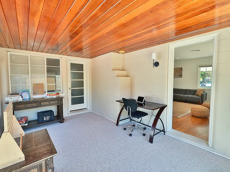 1020 Orange St — Photo 4