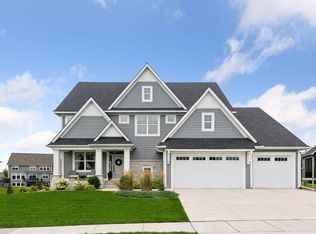 7536 Walnut Grove Ln N, Maple Grove, MN 55311