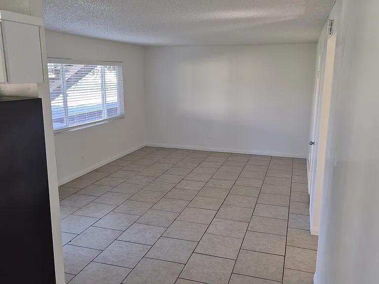 317 W Park Ave #105 — Photo 8