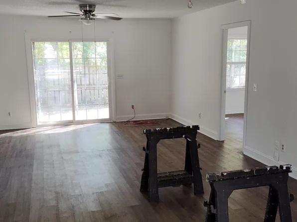 30 Midway Dr, Pawleys Island, SC 29585