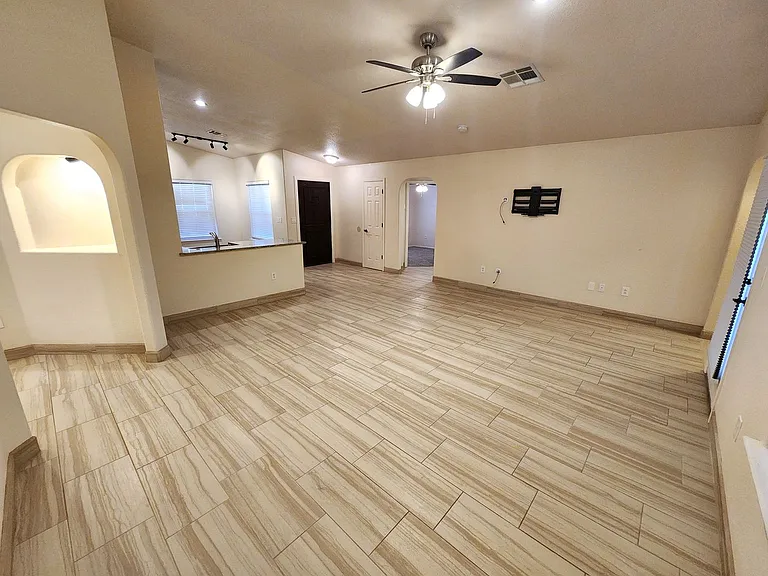1535 Vajillo Ln — Photo 17