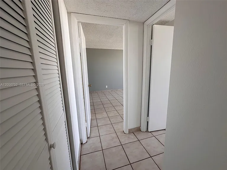 2025 NE 164th St #1008 — Photo 25
