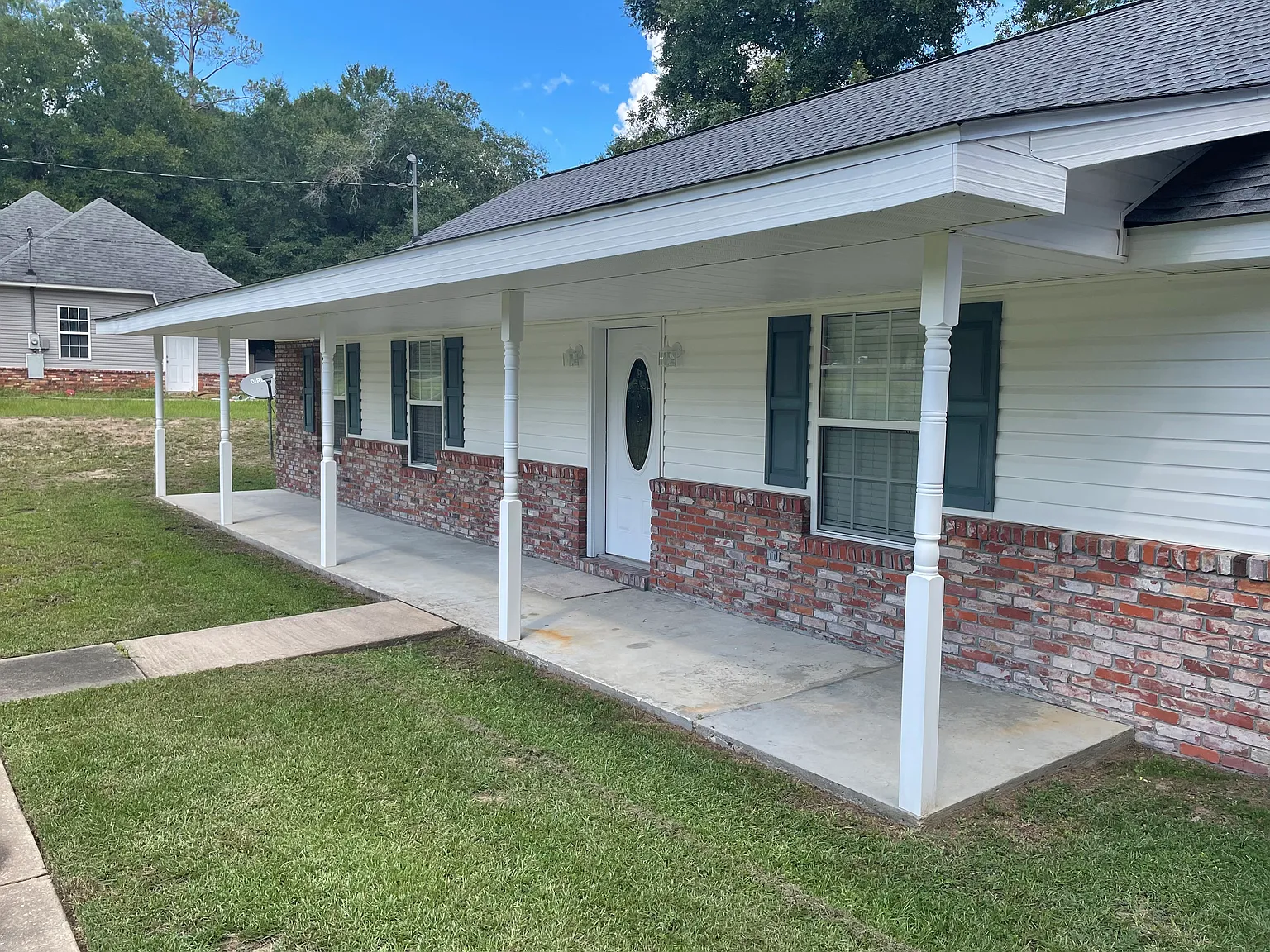 3 bed, 1600 sqft, $1,500 — Photo 2