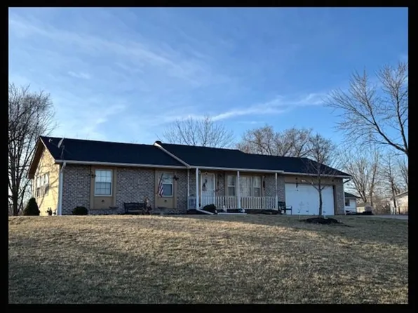 1115 Rustic Dr, Macon, MO 63552