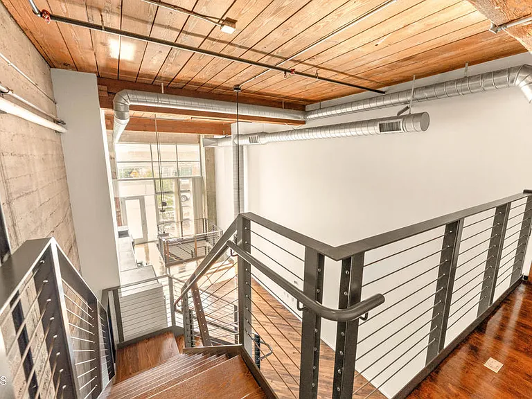 530 S Hewitt St #129 — Photo 17